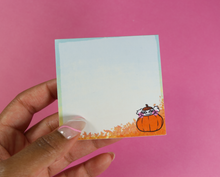 Load image into Gallery viewer, Fall Pumpkin Magnetic Memo Pad

